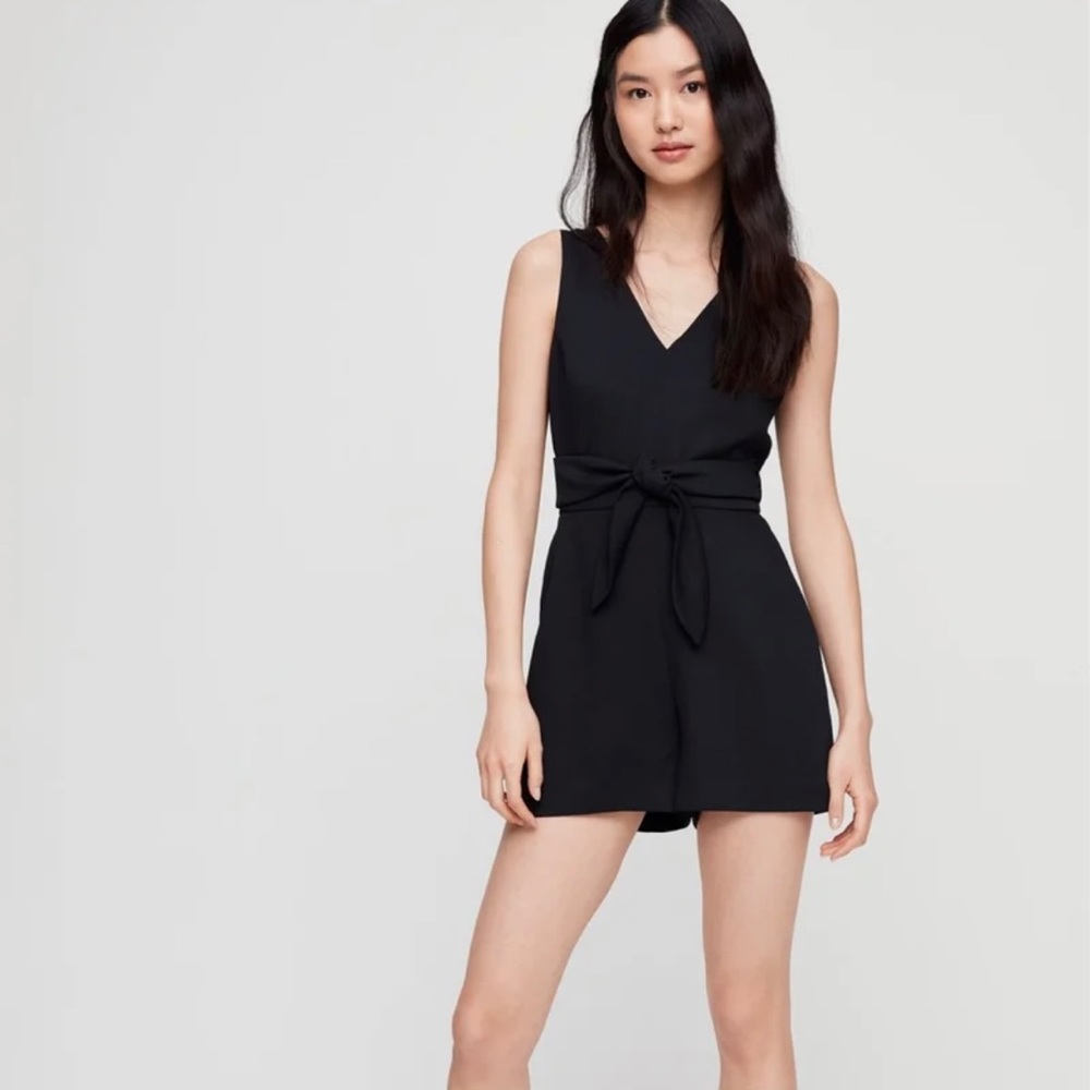 Aritzia Wilfred Écoulement Romper in Navy Size 4